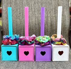 Scrunchie stand, Scrunchie holder, scrunchie storage, hair ties, hair clips and hair accessories. This listing is for one scrunchie holder. Your personalized name will be on the front and a cute heart shaped draw will be on the back. Multiple colors available Each holder will include 3 scrunchies (colors vary). Please include the color(s) and names you would like included on each personalized scrunchie holder. Please message me if you have any questions. Hair Tie Selling Display, Scrunchie Organization Diy, Scrunchie Stand, Countertop Display For Scrunchie, Hair Tie Storage, Diy Hair Bow Holder, Hair Accessories Display, Hair Tie Storage Amazon.com, Hair Tie Holder