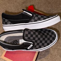 New Vans Classic Checkered Gray / Black Youth Size 2.5 Vans Checkered, Checkered Vans, New Vans, Classic Vans, Black Vans, Vans Slip On, 5 Kids, Vans Black