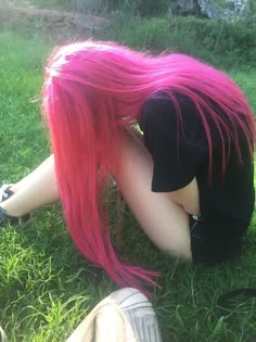 Mixed Pink Hair, Pink Hair Grunge, Bright Coloured Hair, Bright Purple Hair, Haircut Thick Hair, Fairy Y2k, Inspiration Tattoos