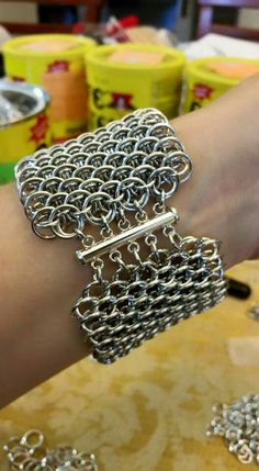 18g 9/32 & 3 / 16 Chainmail Diy, Chainmaille Jewelry Patterns, Chainmail Patterns, Wire Jewelry Rings, Chainmail Bracelet, Chainmail Jewelry, Art Jewelry Design, Diy Jewelry Projects, Chain Maille Jewelry