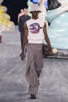 Dior Men Spring 2025 Men’s Runway, Fashion Show & Collection Review [PHOTOS] Dior Men Campaign, Fashion Design Menswear, Mens Runway 2024, Mens Runway Fashion, Dior Runway, Paris Fashion Week Runway, Model Runway