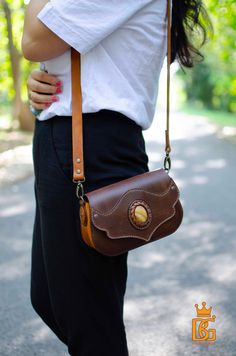 Leather Crossbody Bag Pattern, Minimalist Shoulder Bag, Mini Leather Bag, Crossbody Bag Pattern, Bag Minimalist, Brown Crossbody, Small Handbags, Everyday Bag, Leather Handbag