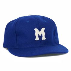 Montreal Royals 1946 Vintage Ballcap Baseball Fabric, Sports Hats, Sport Hat, Black Socks, Vintage Hair, Styling Ideas, Green Satin, Vintage Sports, Casual Clothing