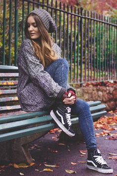 Sk8-Hi's are the perfect rainy day shoe. Topshop Jeans, Foto Poses, Outfits Casuales, Lany, Everyday Outfits, Autumn Winter Fashion, Outfit Of The Day, High Tops