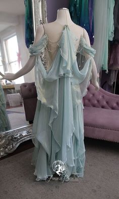 Water Inspired Costume, Dresses That Look Like Water, Ocean Princess Dress, Ocean Inspired Dress Gowns, Siren Cosplay Outfit, Sea Inspired Dress, Celtic Dresses, Ethereal Dress Goddesses, Siren Fashion