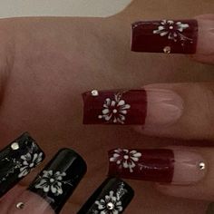 August Acrylic Nails Ideas, 2000s French Nails, 2000s French Tip, Enid Nails, 2000s French Tip Nails, 2000s Acrylic Nails, 2000 Nail Designs, Early 2000s Nails, 90s French Tip Nails