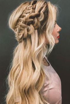 Cool Winter Hairstyles For The Holiday Season ★ Hairstyles Bohemian, Braided Crown, Braided Updos, Bohemian Wedding Hair, Wedding Braids, Boho Wedding Hair, Braid Hairstyle, Hairstyles Wedding, Short Hair Tutorial