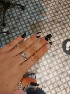 Nails To Go With A Black Dress Classy, Black Acrylic Nails Designs Ideas Short, Black Fall Acrylic Nails, Baddie Nails Acrylic Short Round, Black Nails With An Accent Nail, Fun Nail Designs Black, Acrylic Nail Designs Short Black, New Nail Trends Short, Solid Black Nail Designs