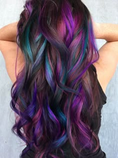 Brunette Oil Slick Hair, Red And Purple Streaks Hair, Dyed Hair Multicolor, Long Colorful Hair, Bright Hair Color Ideas For Brunettes, Colored Balayage, Purple Extensions