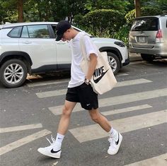 Japan Men Fashion Summer, Short Pants Outfit Men, Miami Mens Fashion, Nike Blazer Outfit Men, Men Aesthetic Outfits, Guys Fashion Casual, Asian Men Fashion, Minimalist Fashion Men