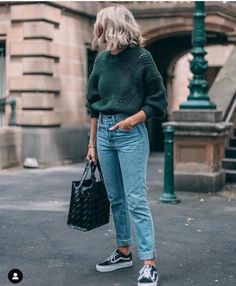 Vans Platform, Knit Jeans, Outfit Jeans, Mode Inspo, Autumn Outfit, White Jacket, Fashion Mode