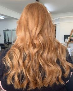 Strawberry Blonde Hair Dye, Hair Colors And Styles, Copper Blonde Hair, Blonde Hair Colors, Red Blonde Hair, Strawberry Blonde Hair Color, Strawberry Hair, Dyed Blonde Hair, Ginger Hair Color