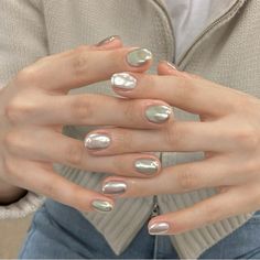 Extra Short Gel Nails, Summer Nails Short Nails, Summer Nails Short, Tato Minimal, Nails Silver, Hello Nails, Minimal Nails, Silver Nails, Minimalist Nails