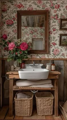 Cottage Core Bathroom, Bathroom Cozy, Cabin Makeover, Bathroom French, Bathroom Cottage, Interior Cottage, Bathroom Traditional, Second Bathroom, French Bathroom