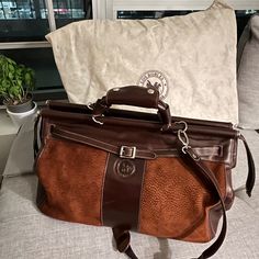 New, Never Used, No Tags, Original Dust Cover 20” X 11” X 12” Genuine Cowhide Leather Duffel Bag With Interior Zipper Pocket And Adjustable Belt Closure. Lined Interior. Comparable (Not Same) Item Details: Https://Www.Losroblespolotime.Com/Catalogo/Bolsos-De-Cuero-Viaje-Hombre-Mujer-Correa-Modelo-0959/ Designer Rectangular Travel Bag, Designer Travel Satchel With Handles, Designer Tote Duffle Bag For On-the-go, Designer Satchel With Handles For Travel, Designer Travel Satchel, Designer Satchel For Travel, Designer Travel Satchel Pouch, Designer Travel Pouch Satchel, Designer Travel Bag With Detachable Handle