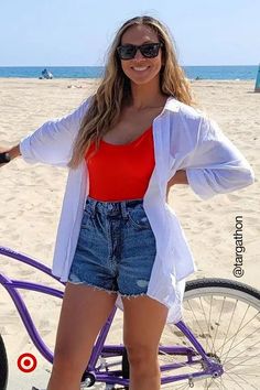 Cute Beach Night Outfits, 3 Days Beach Outfit, Curvy Pool Outfit, Beach Pool Outfit, Beach Date Outfit Casual, Casual Beach Outfit Simple, Pool Day Outfit Casual, Beach Shorts Outfit Women, Cute Pool Outfits