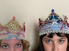 Cool Party Aesthetic, Paper Crown Birthday, Paper Crowns Aesthetic, Playing Dress Up Aesthetic, Senior Crown Aesthetic, Draw On Photos Ideas, Girlhood Art Aesthetic, Paper Birthday Crown, Fun Things To Do At A Party