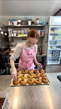 Baking School Aesthetic, Owning A Bakery, Owning A Bakery Aesthetic, Baking Class Aesthetic, Baker Girl Aesthetic, Baking Business Aesthetic, Baker Photoshoot Ideas, Bakery Owner Aesthetic