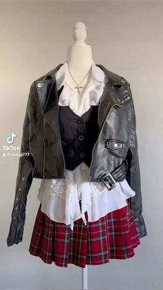 Chinese Fashion Style, Nana Art, Nana Clothes, Winter Leather Jacket, Clothes Streetwear, Art Outfits, Chinese Fashion, Leather Jacket Outfits, Estilo Punk