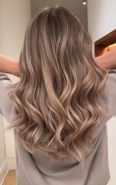 Light Brown Hair With Money Pieces, Coffee Beige Hair Color, Cool Blonde Hair Color With Lowlights, Milky Beige Hair, Biscuit Blonde Balayage, Brunette Hair With Highlights Blondes, Cool Toned Light Brown Hair, Biscuit Blonde Hair, Types Of Blonde Hair