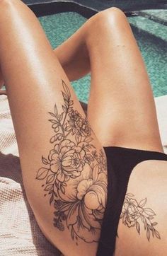 Flower Hip Tattoos, Hip Tattoo Designs, Beginner Tattoos, Tattoo Leg, Leg Women, Muster Tattoos, Cat Tattoos