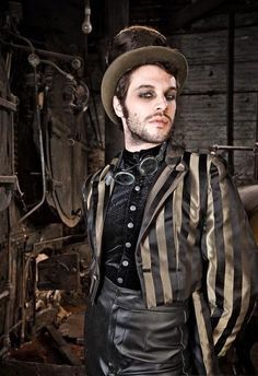 Steampunk Mens Fashion, Steampunk Makeup, Dark Cabaret, Steampunk Circus, Gothic Type, Steampunk Man, Pierrot Clown, Mode Steampunk, Steampunk Men