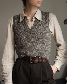 Collared Shirt And Sweater Outfit, Mode Style Anglais, Queer Culture, Academia Outfits, Collared Shirts, Academia Style, Academia Fashion, Looks Chic