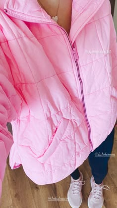 Preppy Alabama Outfits, Preppy Girly Outfits Casual, Preppy Pink Clothes, Colorful Athletic Outfits, Cute Athletic Outfits For Winter, Cute Pink Outfits Aesthetic, Preppy Fall Fits, Classy Preppy Outfits, Girly Casual Outfits