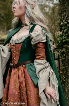 Elven Outfit, French Meadows, Dnd Wedding, Elven Kingdom, Game Of Thrones Wedding, Outlander Wedding, Mossy Forest, Elven Queen, Medieval Outfit