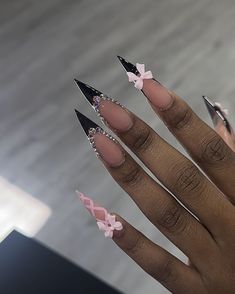 Nail Designs Bling, Acrylic Nails Stiletto, Stilleto Nails Designs, Drip Nails, Glamour Nails, Girly Acrylic Nails, Long Acrylic Nails Coffin