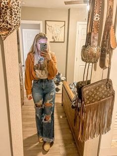 #westernootd #western #westernoutfit #westernoutfitideas #countryoutfit #westernfashion #westernfashioninspo Boho Outfits Western, Western Date Night Outfit Fall, Womens Western Winter Outfits, Western Boho Fall Outfits, Western Outfit Ideas Winter, Western Shein Outfits, Western Thanksgiving Outfits Women, Everyday Western Outfits Women, Western Outfits Women Midsize