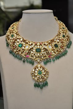 Traditional Kundan Choker, Kundan Jewellery Set Royals, Silver Temple Jewellery, Choker Gold Necklace, Kundan Polki Necklace, Mughal Jewelry