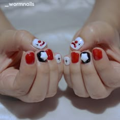 @_wormnails on insta :) Cute Clown Nails, Scary Clown Nails, Nails Acrylic Clown, Black White And Red Nails, Black Red And White Nails, Clown Gel Nails, Clowncore Nails, Halloween Clown Nails Acrylic, Clown Nail Art