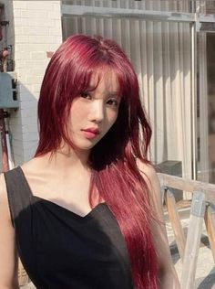 Iz One Eunbi, Magenta Hair, Red Hair Inspo, Kwon Eunbi, Dark Red Hair, Hair Stylist Life, Hair Inspo Color