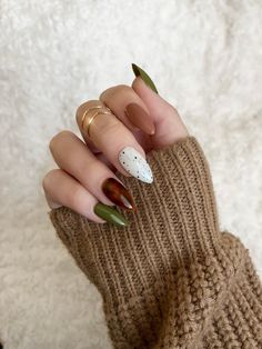 Fall is here and it's time to switch up your nail game! 🍂 These short fall nails are perfect for the season and will give you major cozy vibes. #fallnails #shortnails #cozynails #autumnnails #nailinspo #nailtrends #nailsofinstagram #nailart #fallvibes #nailgoals 💅🏼 Which design is your favorite? Let us know in the comments below! 👇🏼 #naillove #fallcolors #naildesigns #nailfashion Fall Nails Negative Space, Transitional Summer To Fall Nails, Simple Olive Green Nails, Fall Birthday Nails Acrylic, Fall Thanksgiving Nails 2023, Modern Fall Nails, Olive Green And Brown Nails, Orange And Green Fall Nails, Transitional Fall Nails