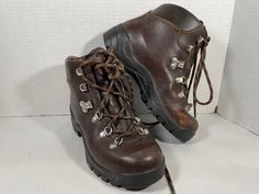 This pair of shoes has no equal. They are classic quality from Alico. You will love them. The leather is in good shape, there's some scuffing on the toe. You always feel boss when you wear boots. Brand: Alico Size: 4.5 2/4.1 #4 Vintage Brown Hiking Boots, Vintage Hiking Boots, Vintage Brown Lace-up Boots For Outdoor, Vintage Brown Lace-up Winter Boots, Rugged Brown Lace-up Hiking Boots, Vintage Brown Rugged Lace-up Boots, Vintage Hiking, 80s Mens, 90s Mens