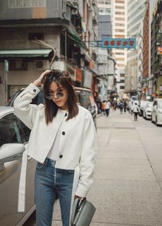 Hong Kong Street Fashion, Hongkong Outfit, Jenny Tsang, Cropped Jacket Outfit, Hk Photography, Japan Outfits, Hong Kong Fashion, Shoot Poses