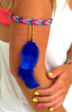 Kandi Charms, Accessoires Barbie, Rave Babe, Blue Feathers, Edc Outfits, Rave Gear, Edm Rave, Rave Bra, Edm Festival