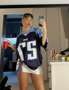 Jersey Party, Derrick Henry, Miniskirt Outfits, Tennessee Titans, Football Jersey, Looks Vintage, Fashion Killa