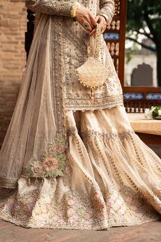 Nikkah Gharara, Mosque Nikkah, Bridal Outfits Pakistani, Fashion Design Aesthetic, Bridal Gharara, Nameera By Farooq, Nikah Dress, Desi Dress, Shadi Dresses