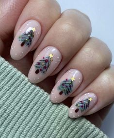 Christmas Tree Nails Designs, Christmas Tree Nail Designs, Nails 23, Christmas Tree Nail Art, Nails Festive, Nail School, Tree Nail Art, 2023 Nail, Christmas Tree Nails