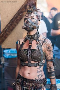 Post Apocalyptic Costume Women, Post Apocalyptic Woman, Wasteland Weekend, Dystopian Fashion, Mode Steampunk, Steam Girl