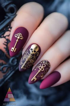 Halloween Wedding Nail Ideas, Halloween Gothic Nails, Rose Gold Halloween Nails, Spooky Wedding Nails, Victorian Gothic Nails, Victorian Style Nails, Fancy Halloween Nails, Gold Halloween Nails, Nails Acrylic Wedding