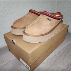 This Shoes By Birkenstock Are Amazingly Cute, Trendy, Cool, Comfortable And Cozy Warm! They Are Made Of Soft Leather Shearing. There Are Completely Out Of Stock. Questions? Leave A Comment Below! Ugg Tazz, Chestnut Color, Shoes Womens, Womens Uggs, Ugg Shoes, Chestnut, Birkenstock, Soft Leather, Women Shoes