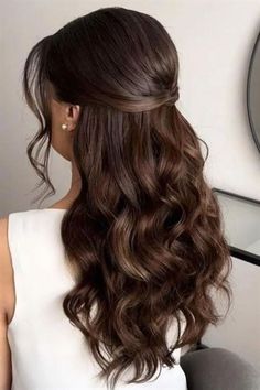 Bridal Hair Down Brown, Graduation Hairstyles With Cap Curls, Soft Curls Half Up Half Down, 8th Grade Prom Hairstyles, Half Up Half Down Curly Bridal Hair, Half Up Curled Hairstyles, Wedding Hair For Off Shoulder Dress, Half Up Half Down Front View, Medium Length Hair Styles Formal