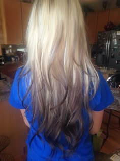 Reverse Ombré Dark Brown To Platinum Blonde Ombre, Black On Top And Blonde On Bottom Hair, Black White Balayage, Bleach Blonde Ombre Hair, Blonde Roots With Dark Ends, Blonde Hair With Black Tips Dip Dye, Platinum Blonde With Black Tips, Blonde Hair Brown Ends