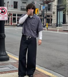 Fit Check Men Aesthetic, Guys Layering Outfits, Layering Outfits Men Summer, Daniel Caesar Concert Outfit Men, Proportion Outfit Men, Indie Date Outfit, Oversized Trousers Outfits Men, Men Style Linen, First Date Fits Men