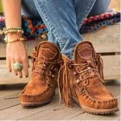 Crazy Sneakers, Bohemian Boots, Bota Country, Popular Boots, Boots For Short Women, Winter Boots Women, Flat Boots, Winter Shoes, Suede Ankle Boots