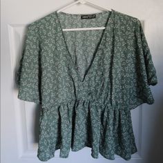 Never Worn!! Missed My Shein Return Period. I Love This Blouse It Just Didn’t Look Great On My Body Type. Green Floral Blouse, Fun Clothing, Batwing Sleeve Blouse, Lace Trim Blouse, Cold Shoulder Lace, Bodysuit Blouse, Half Sleeve Blouse, Ruffle Sleeve Blouse, Cold Shoulder Long Sleeve