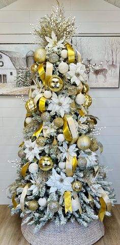 The Gold, Champagne and Ivory Velvet Christmas Tree Kit includes everything you need to decorate your beautiful tree (tree is not included). Save the time and hassle of going store to store, only to find it's all sold out. I did all the shopping for you! I will include step by step instructions with pictures for easy assembly. All ornaments are shatterproof. A single set is shown on a full-size 7.5ft tree up against a wall.  The value is not just in the quality decorations, but the service I pro Gold Accent Christmas Tree, Gold Decorated Christmas Tree, Christmas Tree Gold And White, Gold And Silver Christmas Tree, Silver And Gold Christmas Tree, Fancy Christmas Tree, Champagne Christmas Tree, Velvet Ornaments, Velvet Christmas Tree